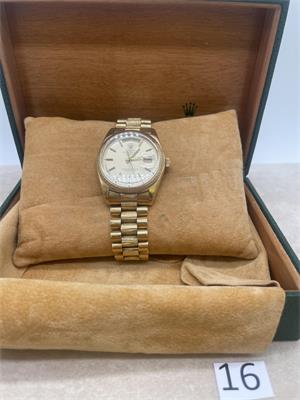 17/24-16- 01 orologio Rolex Oyster perpetual Date-date in oro giallo